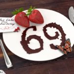 Geburtstagskarte mit Erdbeeren und Schokolade zum 69. Geburtstag
